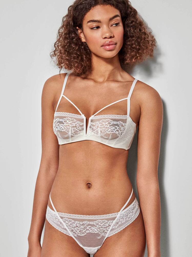 GISELA - COMPLETO MODA - 2/10057 - Completo balconette in pizzo con ferretto e slip in pizzo