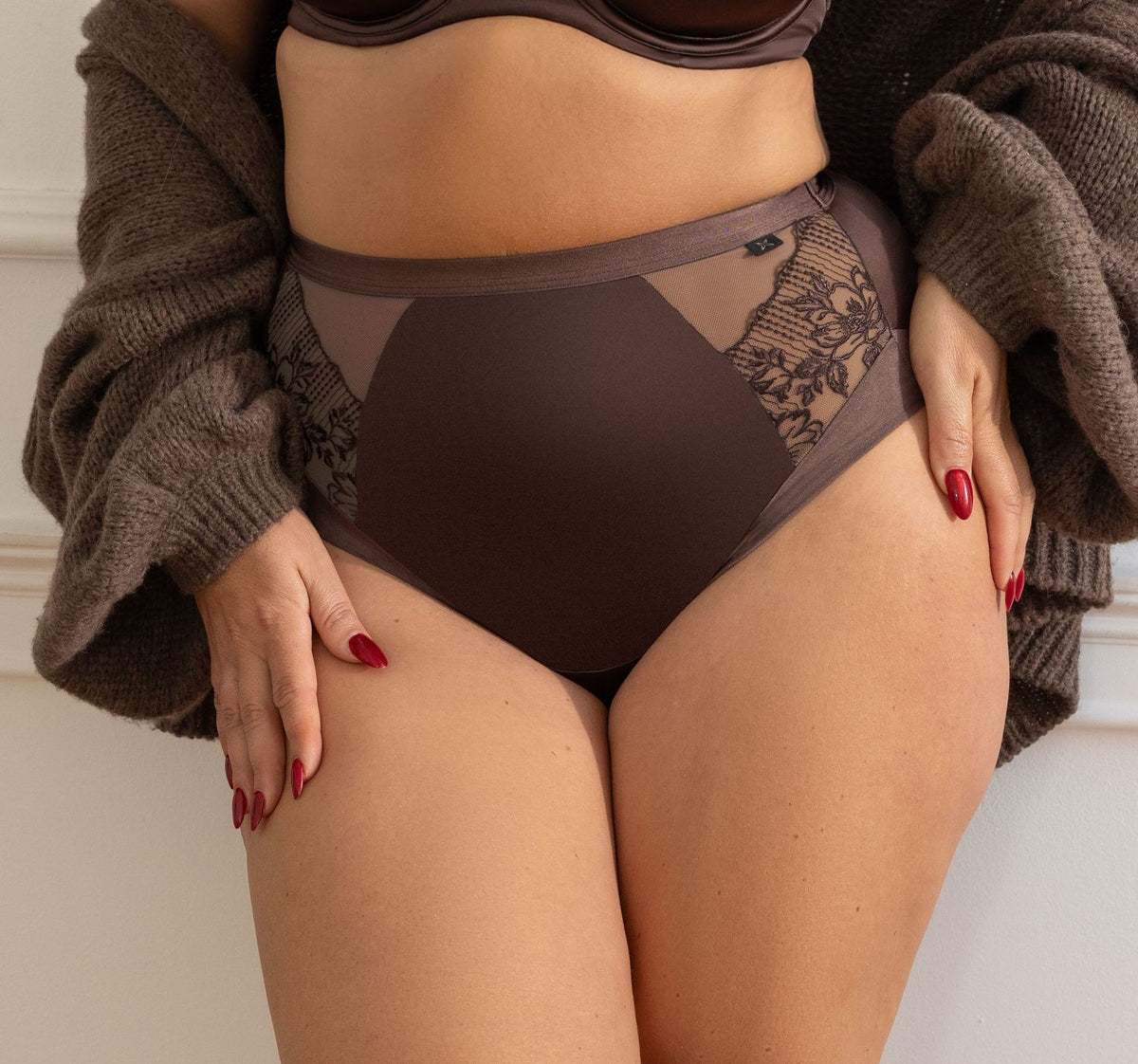 KRIS LINE - Slip Frappè Cioccolato 045 - slip vita alta con pizzo e taglio laser